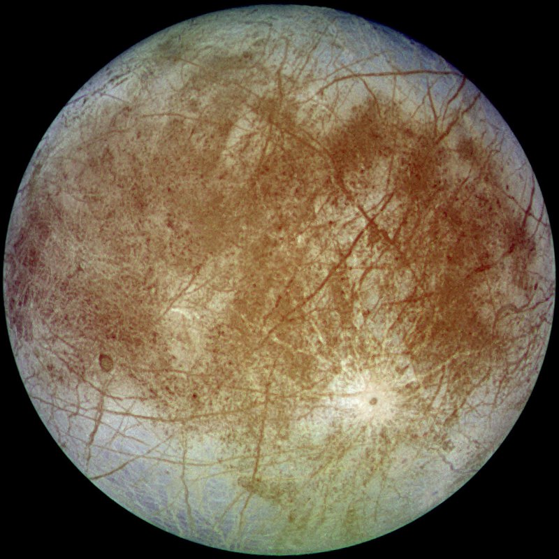 Imagem da lua Europa em cores próximas as reais. Imagem capturada pelo orbitador Galileo em sua segunda órbita em torno de Júpiter.